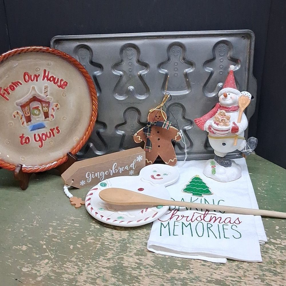 Vintage gingerbread decor,ornaments. baking Christmas memories‎